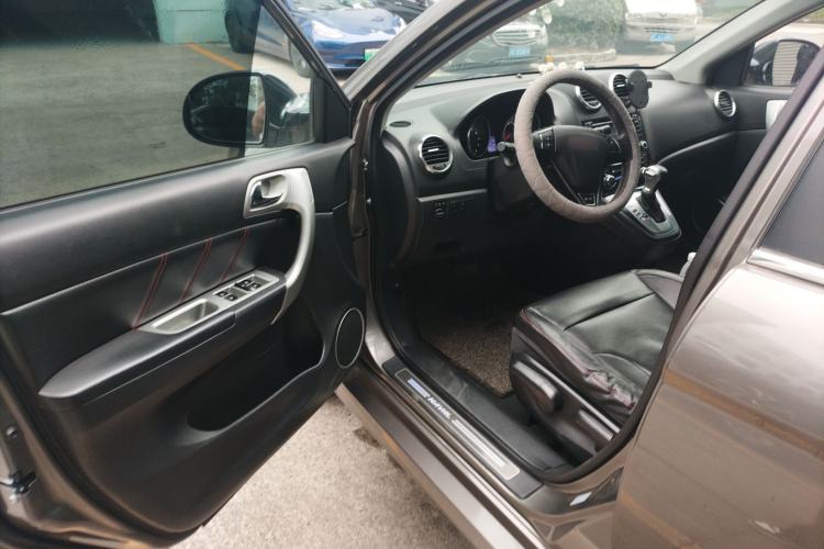 Used Haval H6 2013 Upgraded Model 2.4L Automatic Two-Wheel Drive Elite Version Driver Seat