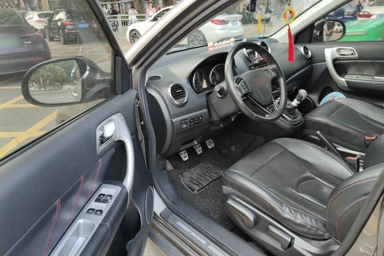 Used Haval H6 2013 Upgraded Model 1.5T Manual Two-Wheel Drive Elite Version Driver Seat