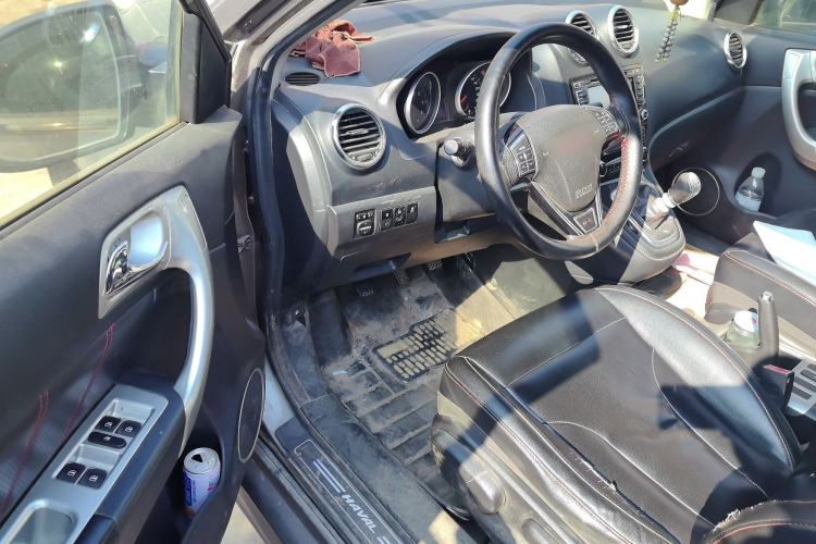 Used Haval H6 2013 Upgraded Model 1.5T Manual Two-Wheel Drive Elite Version Driver Seat