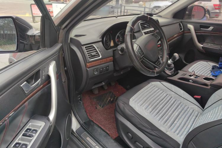 Used Haval H6 2013 Sport Edition 1.5T Manual Two-Wheel Drive Prestige Model Driver Seat