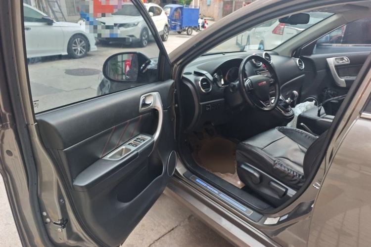 Used Haval H6 2013 Upgraded Model 1.5T Manual Two-Wheel Drive Elite Version Driver Seat