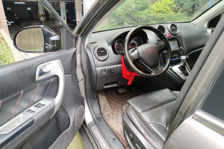 Used Haval H6 2013 Upgraded Model 2.4L Automatic Two-Wheel Drive Prestige Version Driver Seat