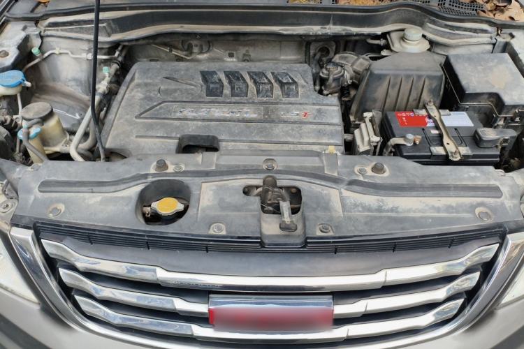 Used Haval H6 2013 Upgraded Model 1.5T Manual Two-Wheel Drive Elite Version Engine Bay