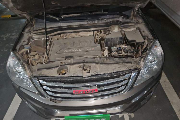 Used Haval H6 2013 Upgraded Model 1.5T Manual Two-Wheel Drive Prestige Version Engine Bay