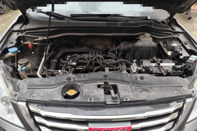 Used Haval H6 2013 Upgraded Model 1.5T Manual 4x4 Elite Version Engine Bay