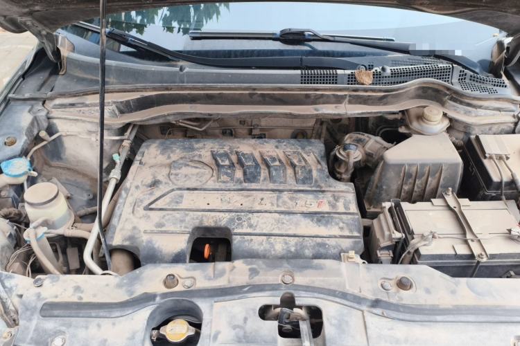 Used Haval H6 2013 Upgraded Model 1.5T Manual Two-Wheel Drive Elite Version Engine Bay