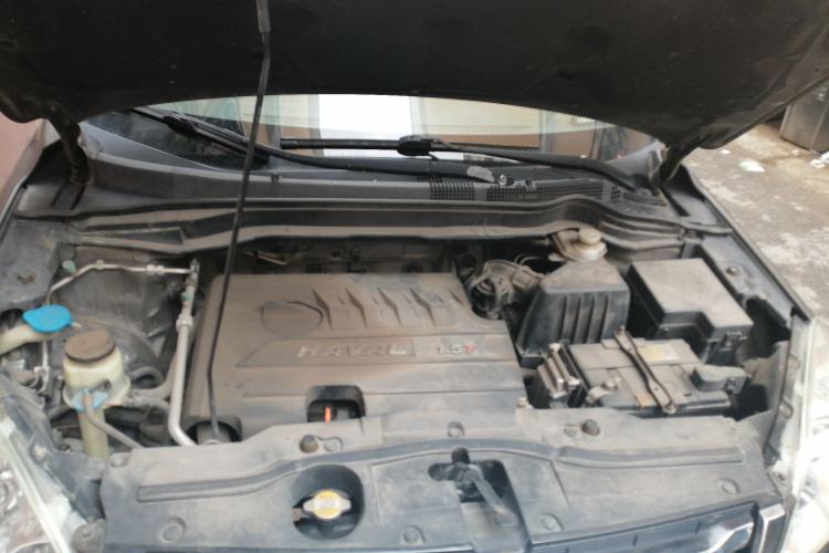 Used Haval H6 2013 Upgraded Model 1.5T Manual Two-Wheel Drive Elite Version Engine Bay
