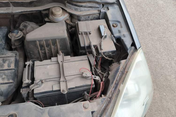 Used Haval H6 2013 Upgraded Model 1.5T Manual Two-Wheel Drive Elite Version Engine Bay Left