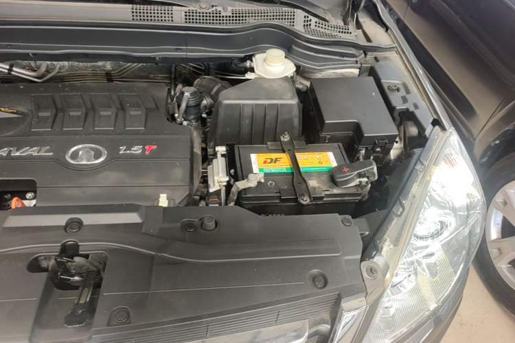 Used Haval H6 2013 1.5T Manual 4x4 Elite Model Engine Bay Left