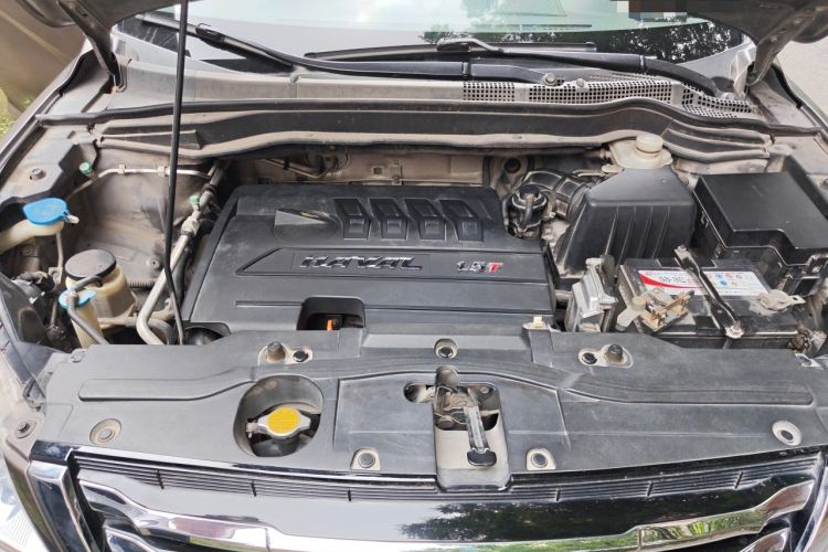 Used Haval H6 2013 Upgraded Model 1.5T Manual Two-Wheel Drive Elite Version Engine Bay
