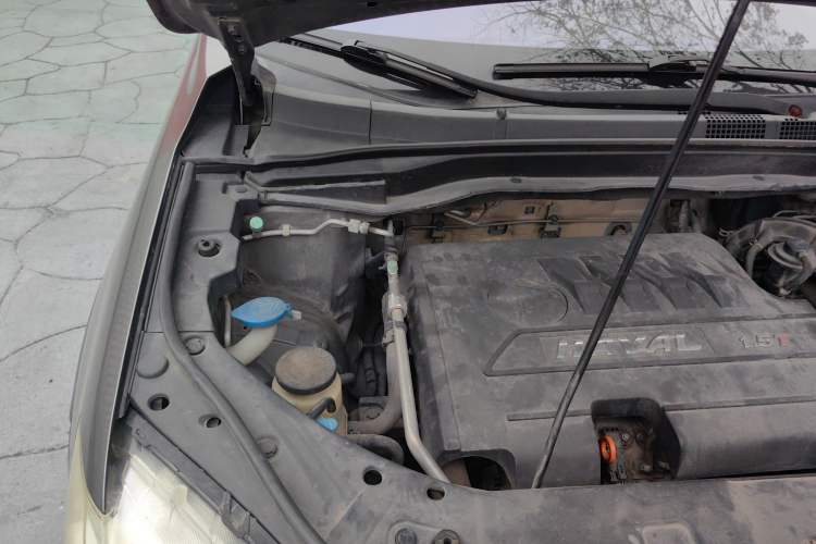 Used Haval H6 2013 Sport Edition 1.5T Manual Two-Wheel Drive Prestige Model Engine Bay Right