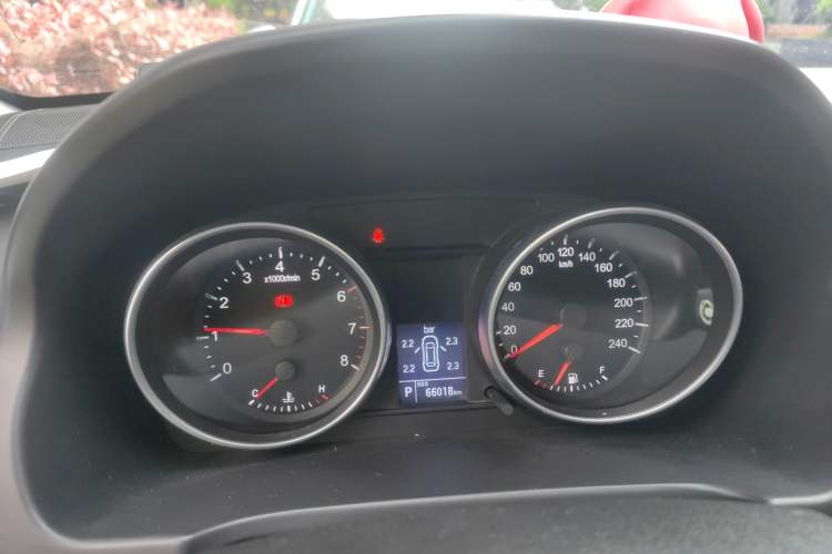 Used Haval H6 2013 Upgraded Model 2.4L Automatic Two-Wheel Drive Prestige Version Instrument Cluster