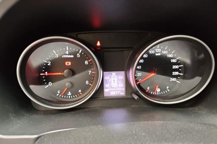 Used Haval H6 2013 Upgraded Model 1.5T Manual Two-Wheel Drive Elite Version Instrument Cluster