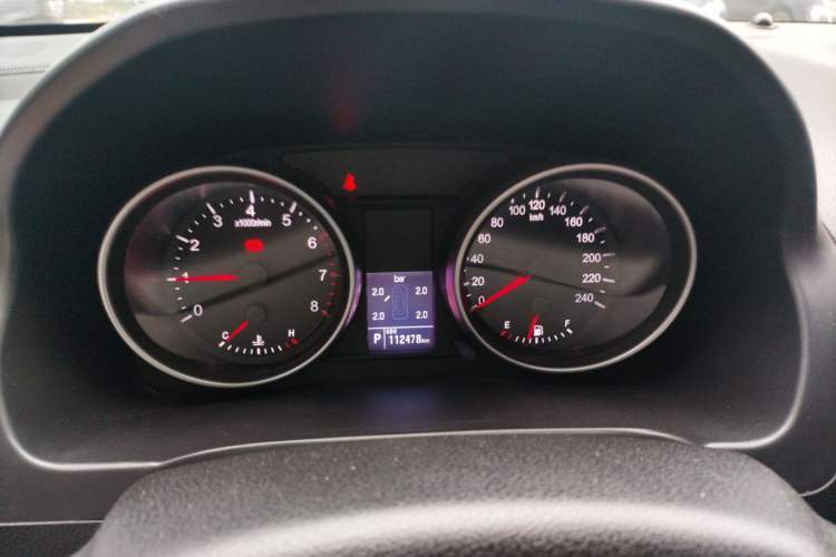 Used Haval H6 2013 Upgraded Model 2.4L Automatic Two-Wheel Drive Elite Version Instrument Cluster