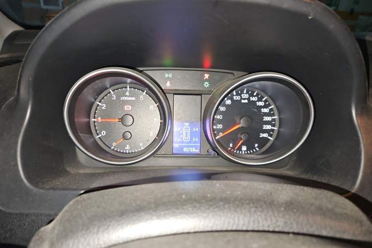 Used Haval H6 2013 Upgraded Model 1.5T Manual Two-Wheel Drive Prestige Version Instrument Cluster