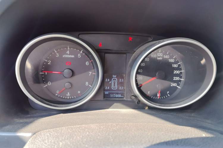 Used Haval H6 2013 Upgraded Model 1.5T Manual Two-Wheel Drive Elite Version Instrument Cluster