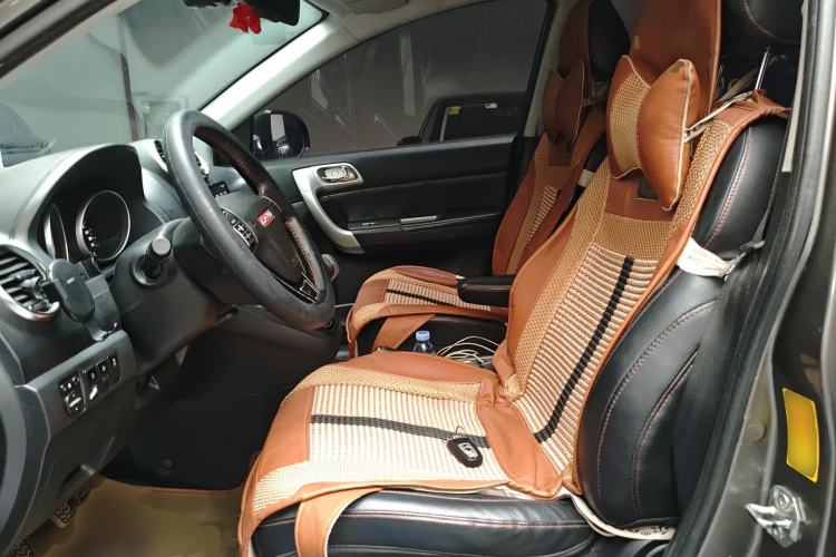 Used Haval H6 2013 Upgraded Model 1.5T Manual Two-Wheel Drive Elite Version Left Front Seat