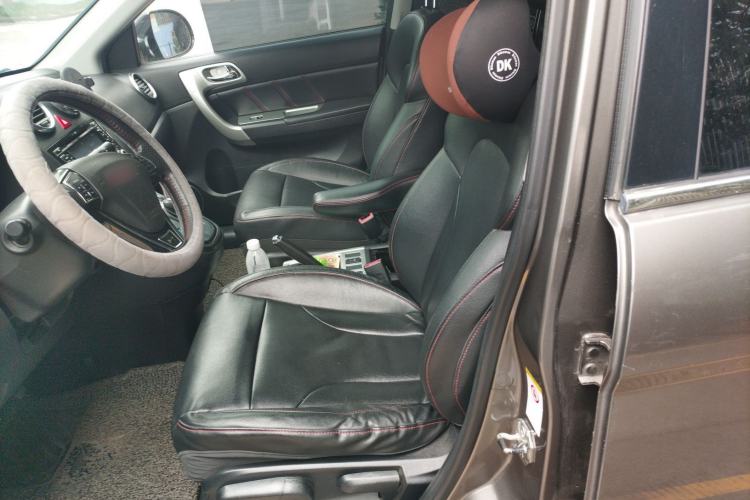 Used Haval H6 2013 Upgraded Model 2.4L Automatic Two-Wheel Drive Elite Version Left Front Seat