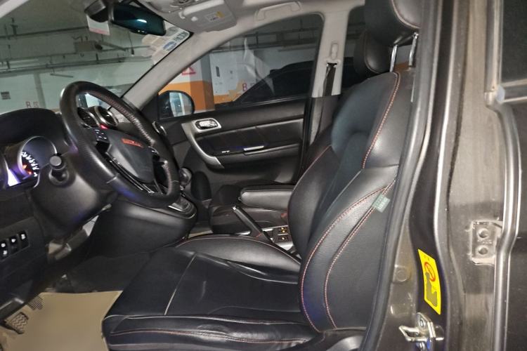 Used Haval H6 2013 Upgraded Model 1.5T Manual Two-Wheel Drive Prestige Version Left Front Seat