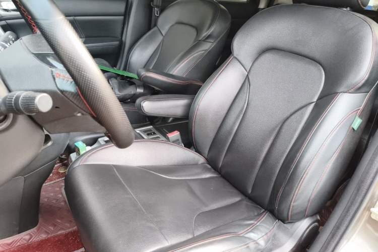 Used Haval H6 2013 Upgraded Model 1.5T Manual Two-Wheel Drive Elite Version Left Front Seat