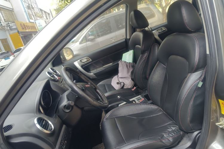 Used Haval H6 2013 Upgraded Model 2.4L Automatic Two-Wheel Drive Elite Version Left Front Seat