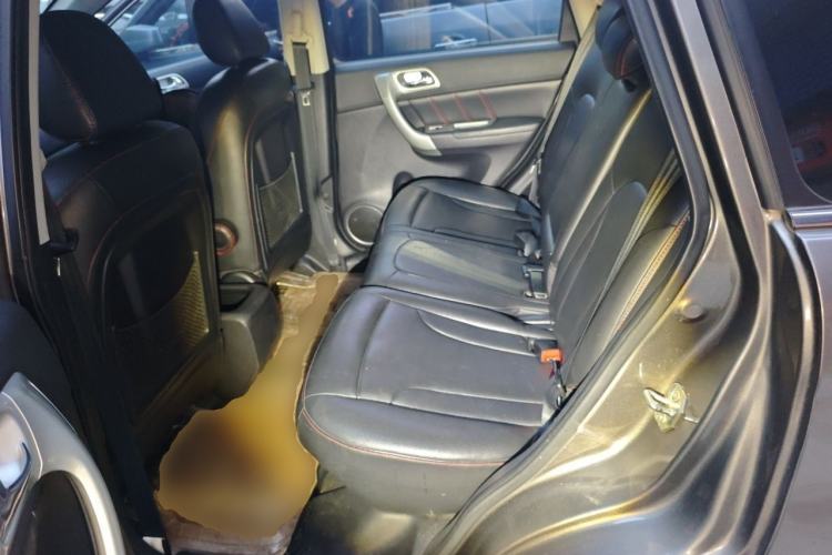 Used Haval H6 2013 Upgraded Model 1.5T Manual Two-Wheel Drive Elite Version Left Rear Seat