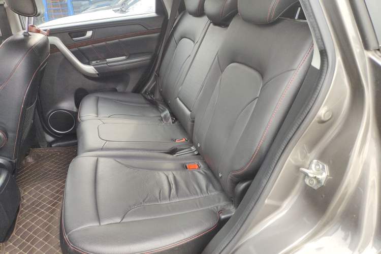 Used Haval H6 2013 Sport Edition 1.5T Manual Two-Wheel Drive Prestige Model Left Rear Seat