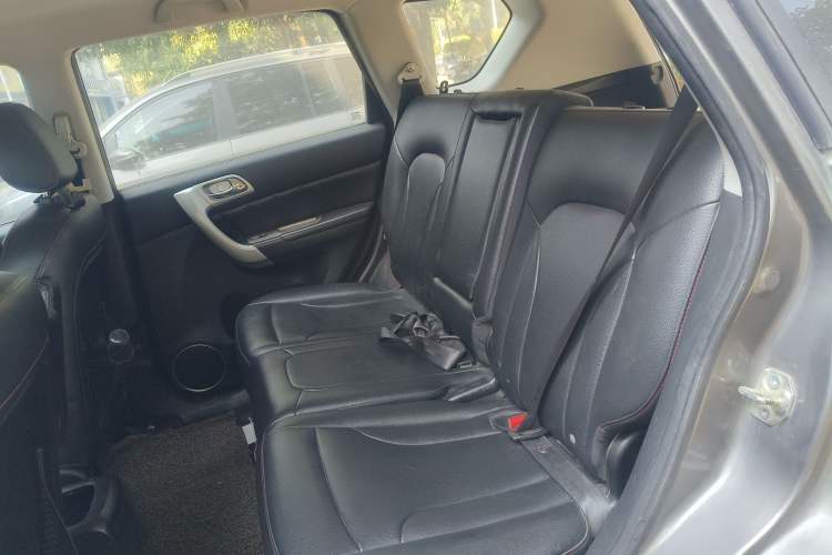 Used Haval H6 2013 Upgraded Model 2.4L Automatic Two-Wheel Drive Elite Version Left Rear Seat