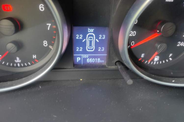 Used Haval H6 2013 Upgraded Model 2.4L Automatic Two-Wheel Drive Prestige Version Odometer Close Up