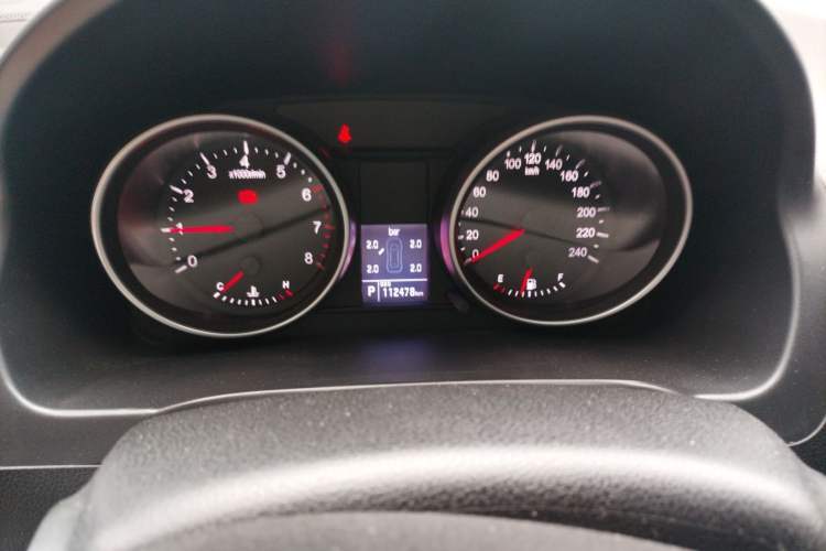 Used Haval H6 2013 Upgraded Model 2.4L Automatic Two-Wheel Drive Elite Version Odometer Close Up