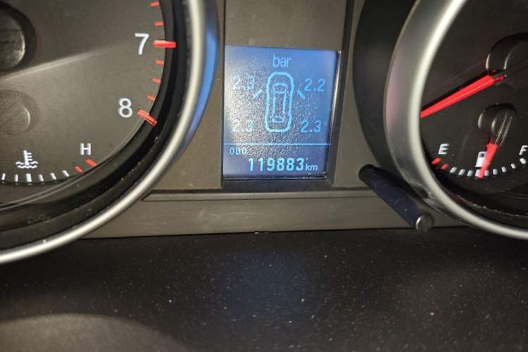 Used Haval H6 2013 Upgraded Model 1.5T Manual Two-Wheel Drive Elite Version Odometer Close Up