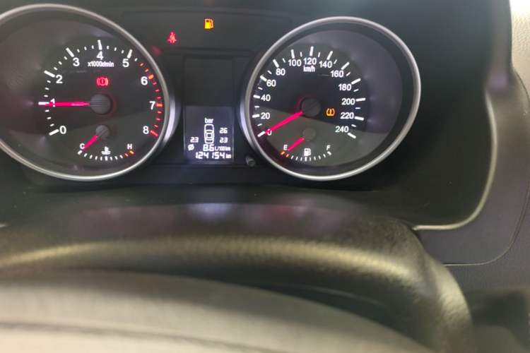 Used Haval H6 2013 1.5T Manual 4x4 Elite Model Odometer Close Up