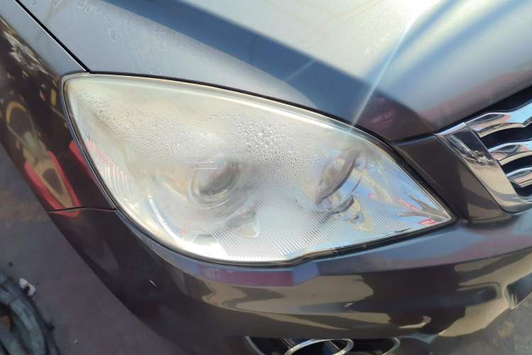 Used Haval H6 2013 Upgraded Model 1.5T Manual Two-Wheel Drive Elite Version Right Front Headlight