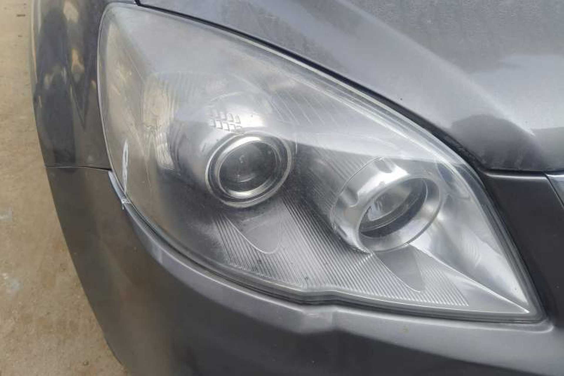 Used Haval H6 2013 Upgraded Model 2.4L Automatic Two-Wheel Drive Elite Version Right Front Headlight