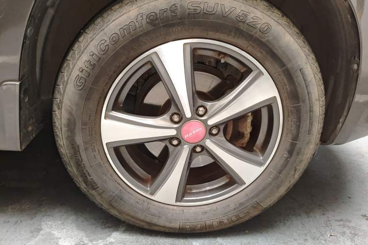 Used Haval H6 2013 Upgraded Model 1.5T Manual Two-Wheel Drive Elite Version Right Front Wheel Hub