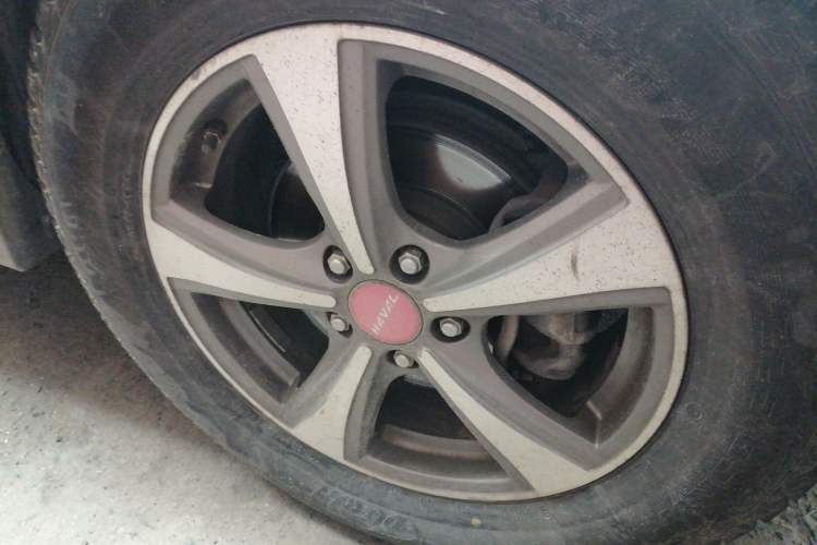 Used Haval H6 2013 Upgraded Model 1.5T Manual Two-Wheel Drive Elite Version Right Front Wheel Hub