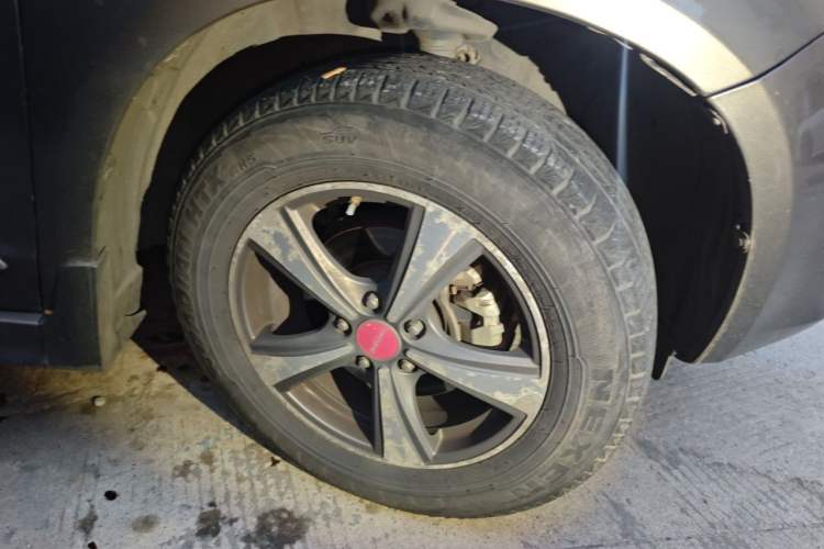 Used Haval H6 2013 Upgraded Model 1.5T Manual Two-Wheel Drive Elite Version Right Front Wheel Hub