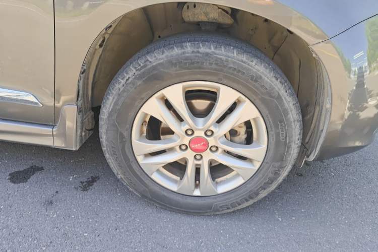 Used Haval H6 2013 Upgraded Model 1.5T Manual Two-Wheel Drive Elite Version Right Front Wheel Hub