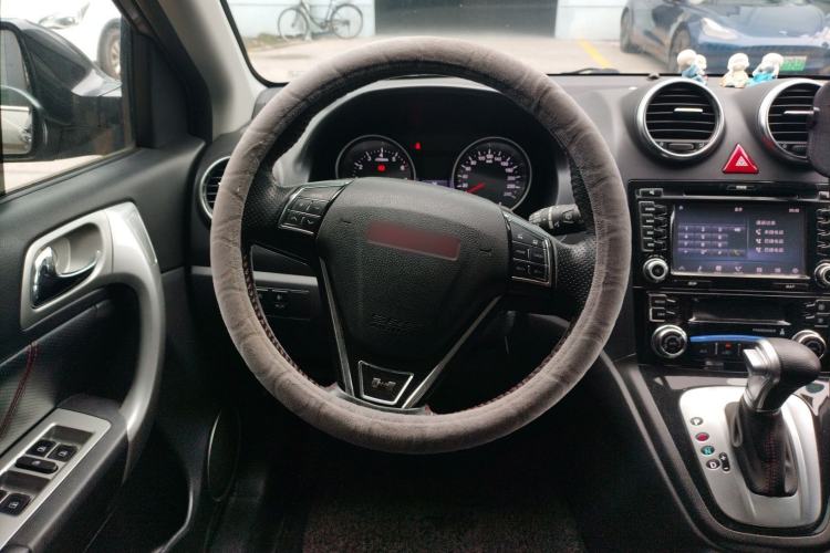 Used Haval H6 2013 Upgraded Model 2.4L Automatic Two-Wheel Drive Elite Version Steering Wheel