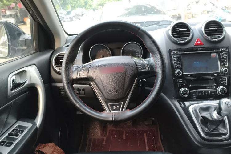 Used Haval H6 2013 Upgraded Model 1.5T Manual Two-Wheel Drive Elite Version Steering Wheel