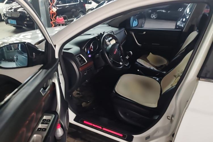 Used Haval H6 2013 Sport Edition 1.5T Manual Two-Wheel Drive Urban Model Driver Seat