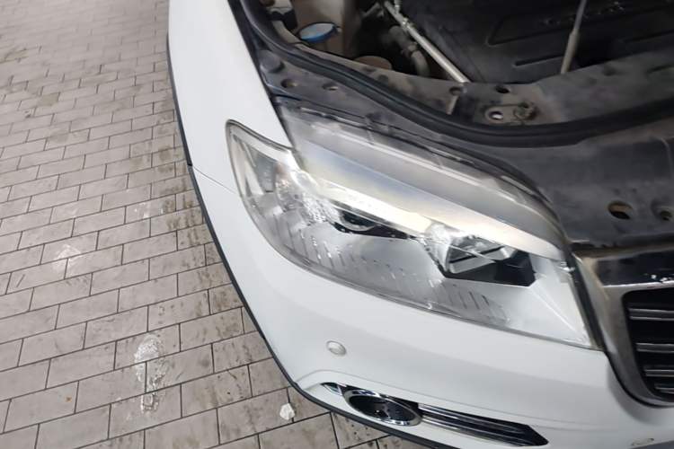 Used Haval H6 2013 Sport Edition 1.5T Manual Two-Wheel Drive Urban Model Right Front Headlight