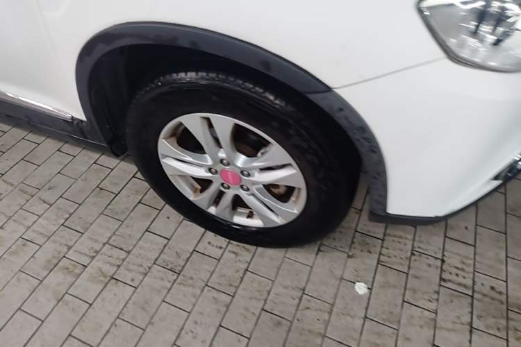 Used Haval H6 2013 Sport Edition 1.5T Manual Two-Wheel Drive Urban Model Right Front Wheel Hub