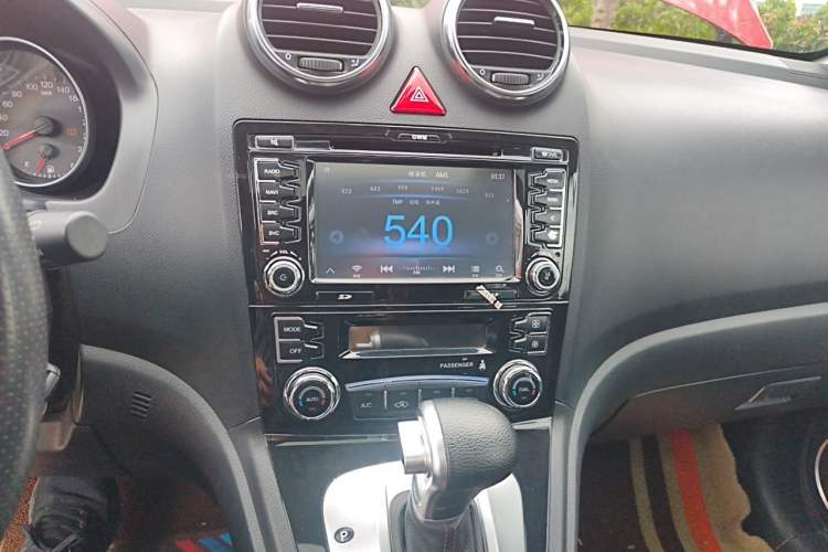 Used Haval H6 2013 Upgraded Model 2.4L Automatic Two-Wheel Drive Prestige Version Audio And AC Panel
