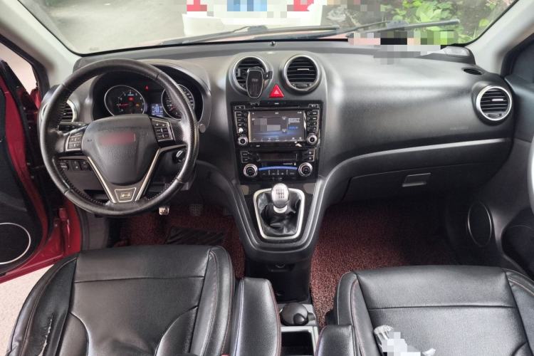 Used Haval H6 2013 Upgraded Model 1.5T Manual Two-Wheel Drive Elite Version Center Console