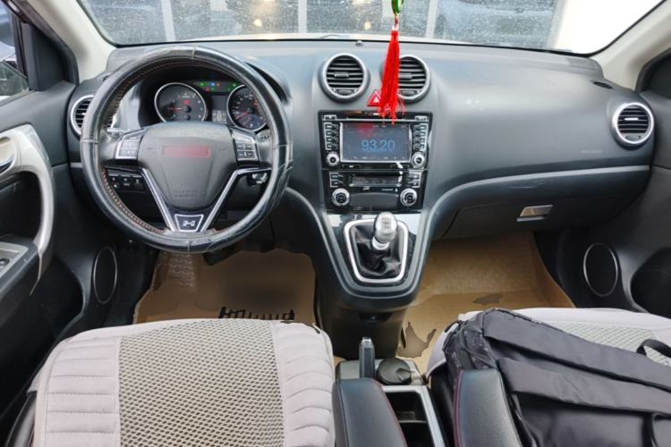 Used Haval H6 2013 Upgraded Model 1.5T Manual Two-Wheel Drive Elite Version Center Console