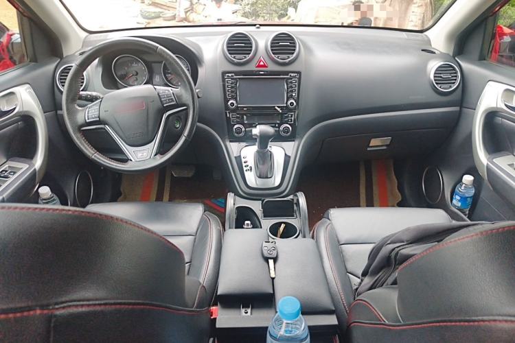 Used Haval H6 2013 Upgraded Model 2.4L Automatic Two-Wheel Drive Prestige Version Center Console