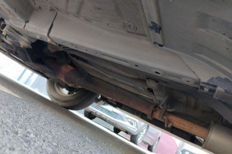 Used Haval H6 2013 Upgraded Model 1.5T Manual Two-Wheel Drive Urban Version Chassis Front Left