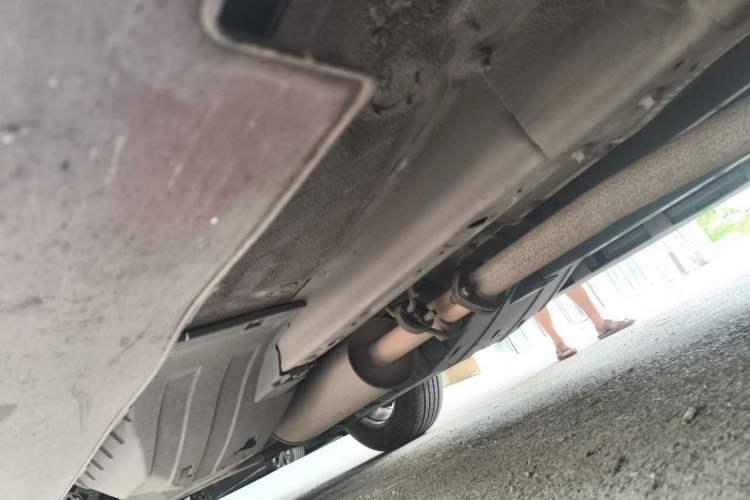 Used Haval H6 2013 Upgraded Model 1.5T Manual Two-Wheel Drive Elite Version Chassis Front Right