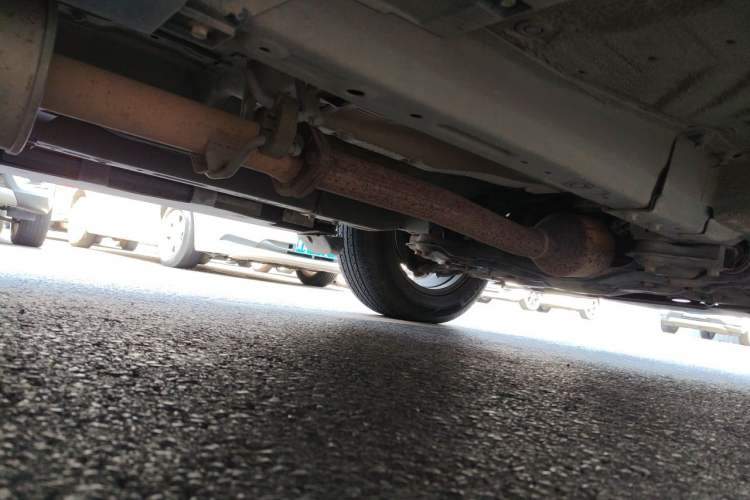 Used Haval H6 2013 Upgraded Model 1.5T Manual Two-Wheel Drive Urban Version Chassis Front Right